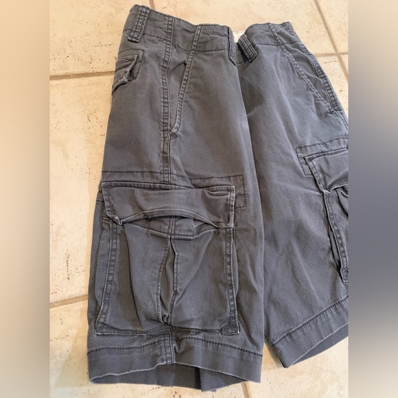 Old Navy Lived-In Straight Built-In Flex Cargo Shorts Men's 32 Grey - Picture 6 of 8